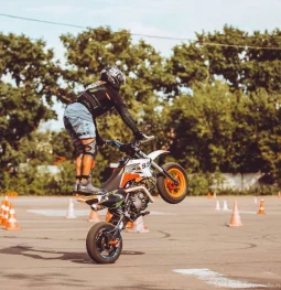 мотошкола moto-track изображение 1 на проекте khoroshevomnevniki.ru